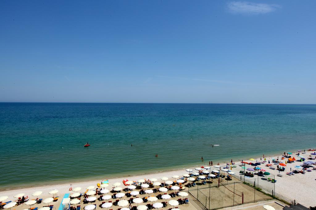 Hotel Ambassador Marotta Kültér fotó