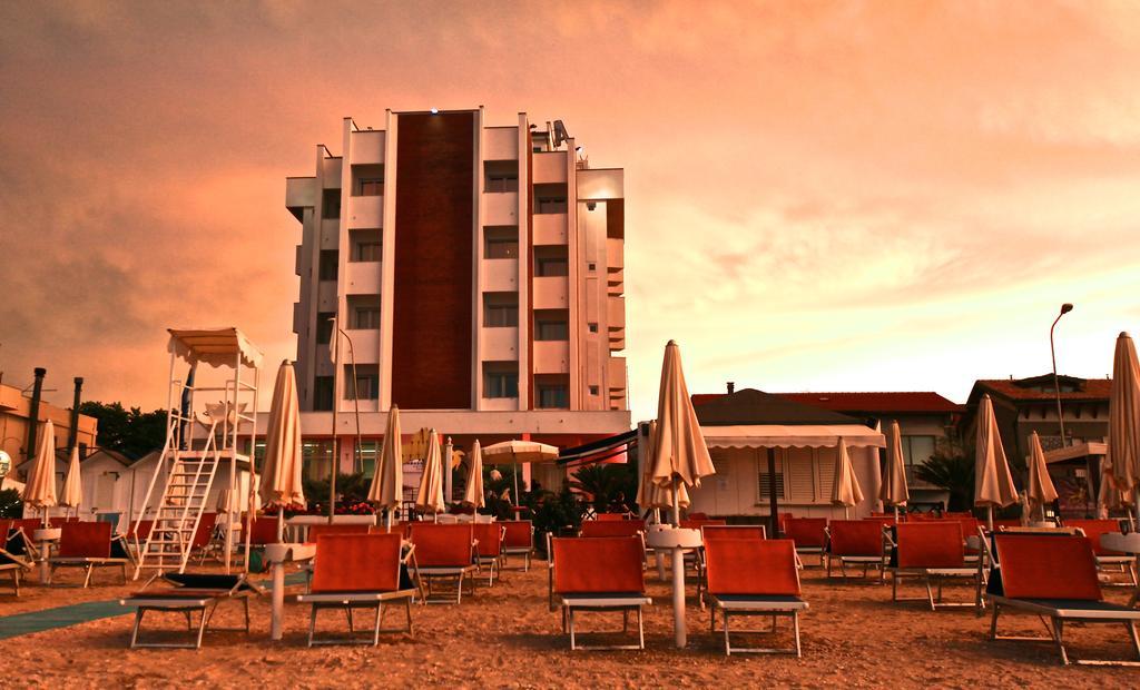 Hotel Ambassador Marotta Kültér fotó