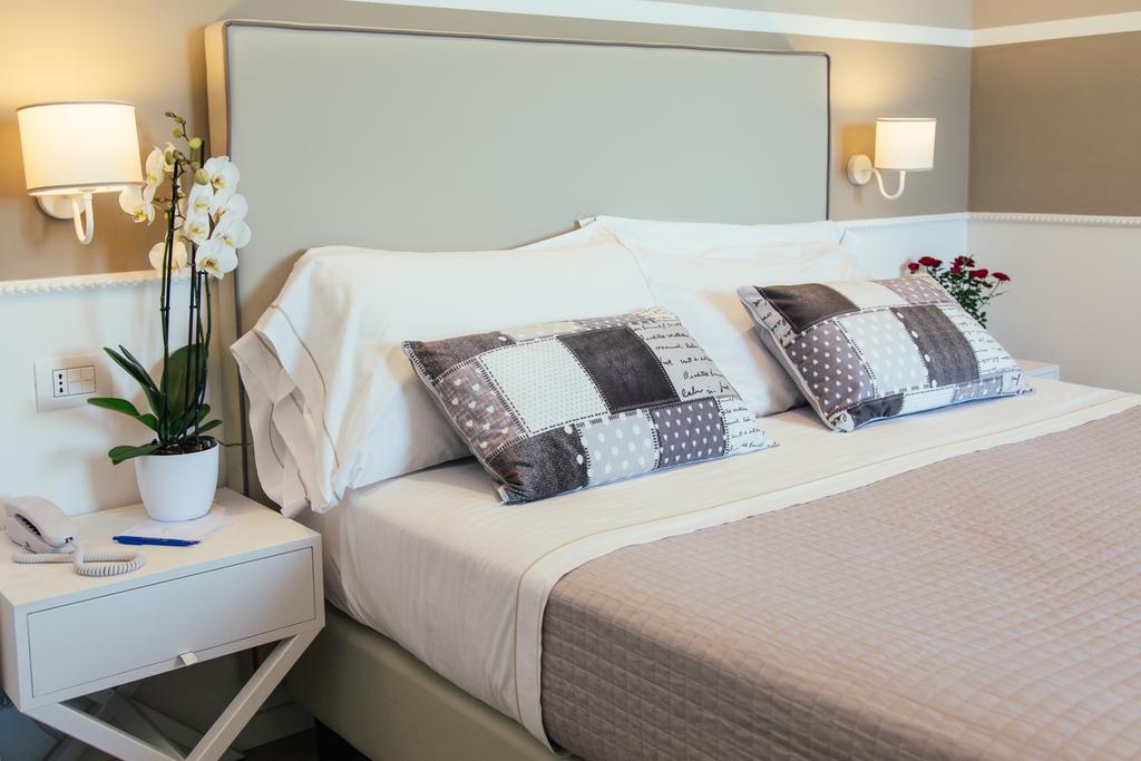 Hotel Ambassador Marotta Kültér fotó
